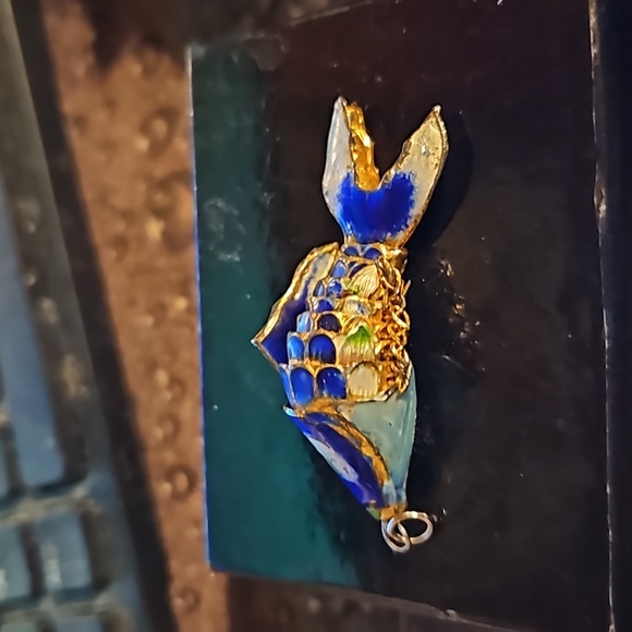 Articulated Fish Pendant - Picture 3 of 3